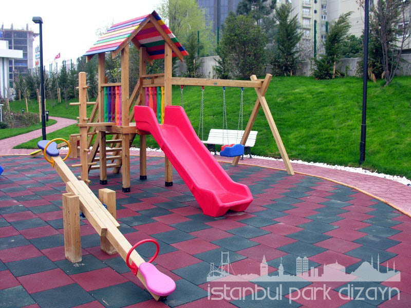 Tek Kuleli Çocuk Oyun Parkı