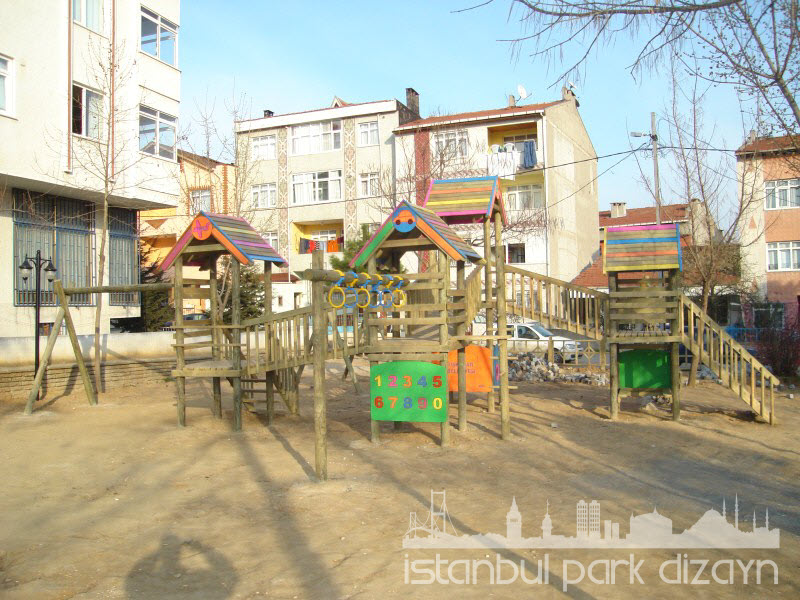 Üç Kuleli Çocuk Oyun Parkı